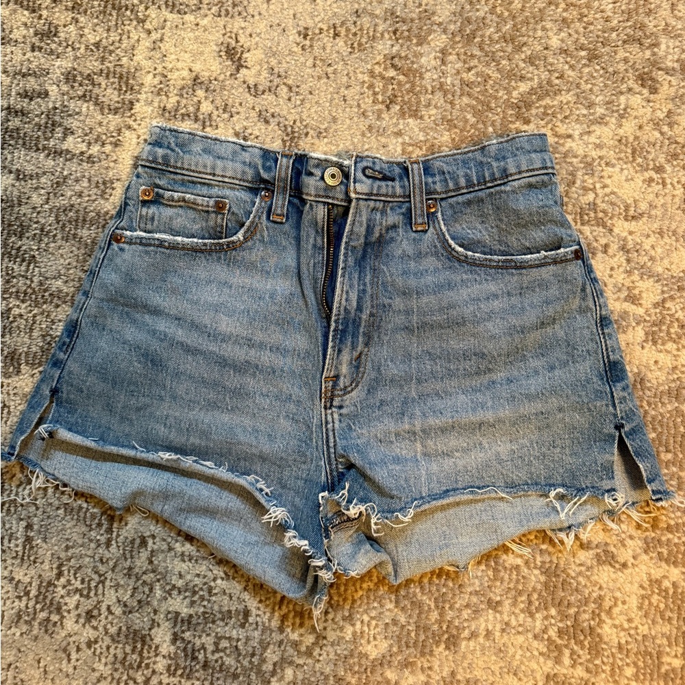 Abercrombie The Mom Shorts High Rise